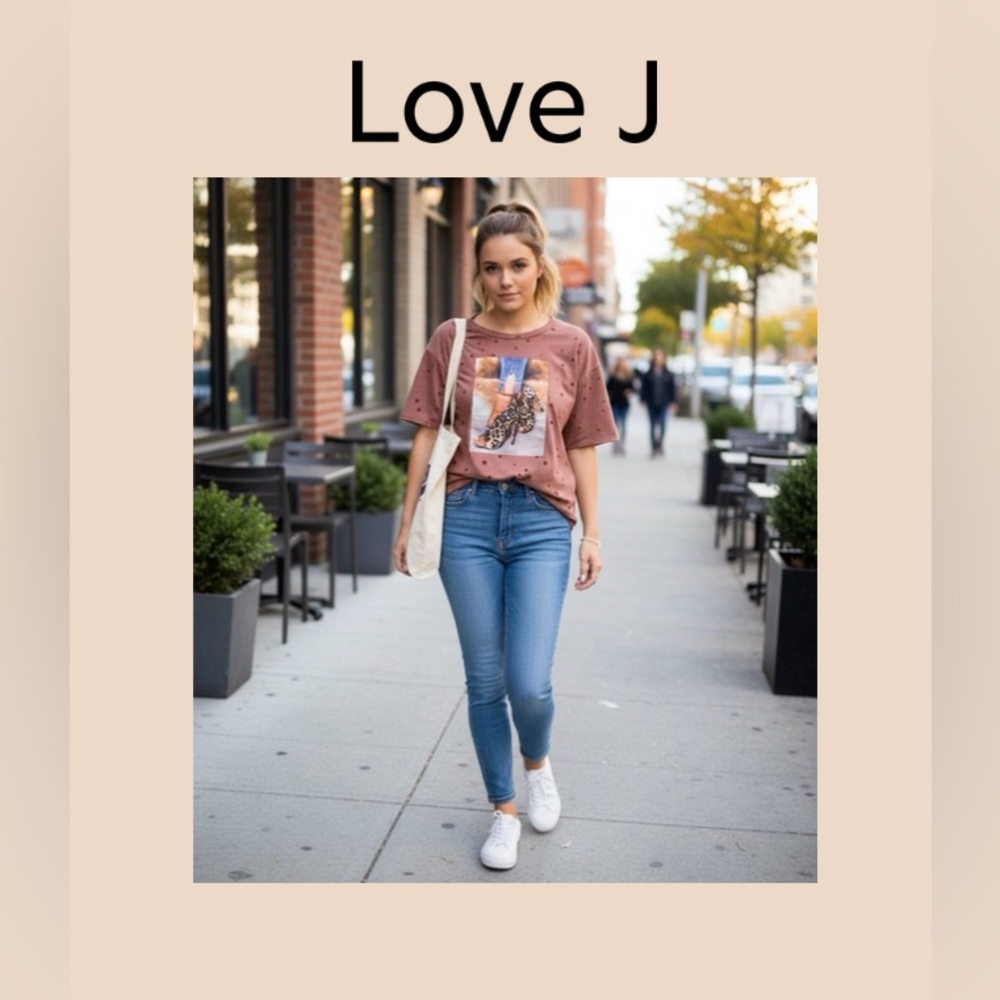 Love J Women’s Designer Tee Shirt Size Medium NWOT